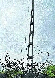 Broken stars and broken pillars | तुटलेल्या तारा अन् खचलेले खांब Broken stars and broken pillars | तुटलेल्या तारा अन् खचलेले खांब
