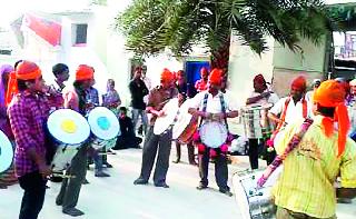 Nashik Dhol is preferred for Ganeshotsav | गणेशोत्सवासाठी नाशिक ढोलला पसंती Nashik Dhol is preferred for Ganeshotsav | गणेशोत्सवासाठी नाशिक ढोलला पसंती