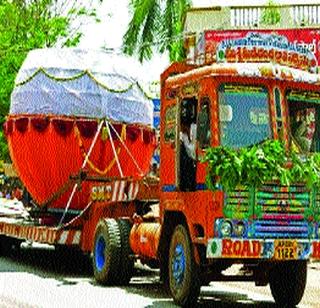 Mahaladu of 29, 465 kg for 78 feet of Ganesh idol | ७८ फुटी गणेशमूर्तीसाठी २९,४६५ किलोचा महालाडू