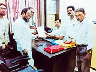 दुकान गाळ्यांसाठी मनपा आयुक्तांना साकडे