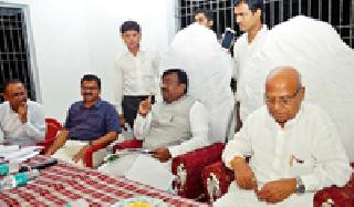 Guardian Minister reviewed the park | पालकमंत्र्यांनी केली उद्यानाची पाहणी Guardian Minister reviewed the park | पालकमंत्र्यांनी केली उद्यानाची पाहणी