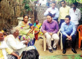 The district collector communicated with Sadla Falega residents | जिल्हाधिकाऱ्यांनी साधला फाळेगाववासीयांसोबत संवाद The district collector communicated with Sadla Falega residents | जिल्हाधिकाऱ्यांनी साधला फाळेगाववासीयांसोबत संवाद