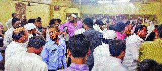 Crusade in Municipal General Assembly | महापालिका महासभेत हाणामारी Crusade in Municipal General Assembly | महापालिका महासभेत हाणामारी