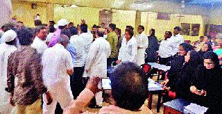 Malegaon blasts MPs meet | मालेगाव मनपा सभापतींना मारहाण Malegaon blasts MPs meet | मालेगाव मनपा सभापतींना मारहाण