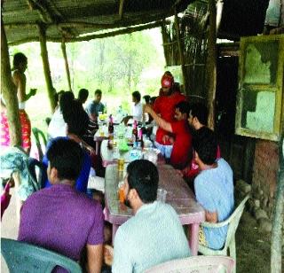 Get rid of alcohol parties at Mahuli Fort | माहुली गडावर दारू पार्ट्यांना ऊत