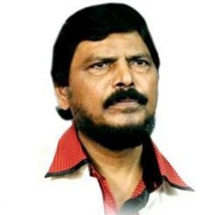 The Atrocity Act will not be repealed - Athawale | अ‍ॅट्रॉसिटी कायदा रद्द होणार नाही - आठवले