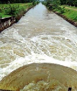 Water pump | सोंड्याटोल्यातून पाण्याचा उपसा Water pump | सोंड्याटोल्यातून पाण्याचा उपसा