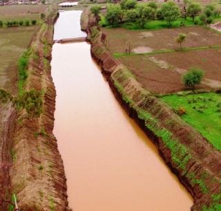 Water resources from villagers self fundraising! | गावक-यांनी स्वनिधीतून साकारली जलसमृद्धी!