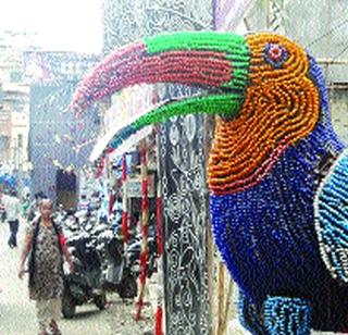 Very live bird in the scene of Ulhasanagar | उल्हासनगरात देखाव्यात ठेवले चक्क जिवंत पक्षी