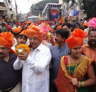 Beginning of immersion in Kolhapur | कोल्हापुरात विसर्जन मिरवणुकीला सुरुवात