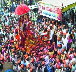 Bappa .. Come this year next! | बाप्पा.. पुढच्या वर्षी लवकर या!