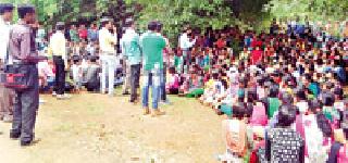 Festivals in front of the District Caterers of the hostel students | वसतिगृह विद्यार्थ्यांचे जिल्हा कचेरीसमोर उपोषण Festivals in front of the District Caterers of the hostel students | वसतिगृह विद्यार्थ्यांचे जिल्हा कचेरीसमोर उपोषण