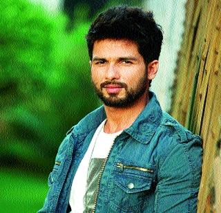 Dengue larvae in Shahid Kapoor's house | शाहिद कपूरच्या घरात डेंग्यूच्या अळ्या