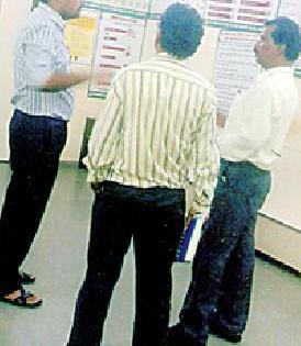 Visit to Collector's Bank | जिल्हाधिकाऱ्यांची बँकेला भेट