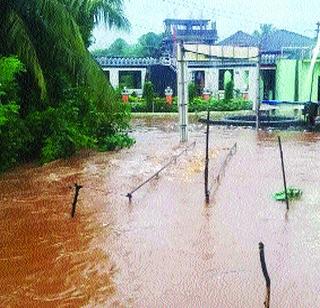 Water in Chirner village due to excessive rainfall | अतिवृष्टीमुळे चिरनेर गावात पुराचे पाणी