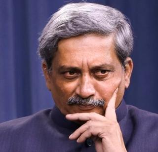 Talking about Modi, Kejriwal's tongue had grown - Parrikar | मोदींविरोधात बोलल्यामुळेच केजरीवालांची जीभ वाढली होती - पर्रिकर