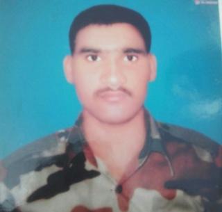 Yavatmal jawan martyr in a terrorist attack in Kashmir | काश्मिरातील अतिरेकी हल्ल्यात यवतमाळचा जवान शहीद