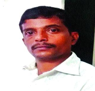 Teacher's gram panchayat Suicide by Member | शिक्षकास ग्रा.पं. सदस्याकडून मारहाण Teacher's gram panchayat Suicide by Member | शिक्षकास ग्रा.पं. सदस्याकडून मारहाण