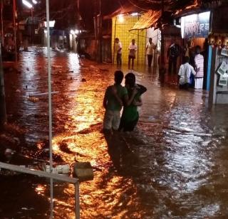 Mumbai-Goa highway jam due to rain | पावसामुळे मुंबई-गोवा महमार्ग ठप्प