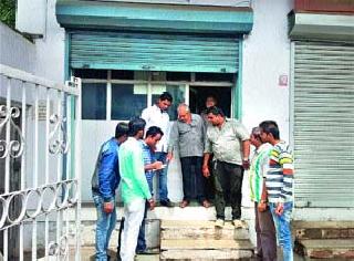 Maratha Morcha helped other community members | मराठा मोर्चाला अन्य समाजबांधवांची मदत Maratha Morcha helped other community members | मराठा मोर्चाला अन्य समाजबांधवांची मदत