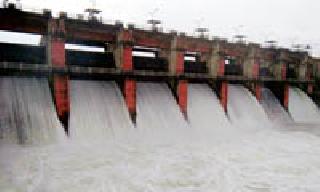 Six doors of the Irai Dam open. | इरई धरणाचे सहा दरवाजे उघडले ..