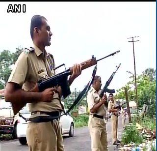 Armed suspects seen near Uran, High alert from Navy | उरणजवळ दिसले शस्त्रधारी संशयित, नौदलाकडून हाय अलर्ट