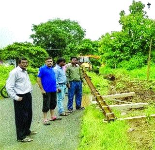 The high-speed channel broke | अतिउच्चदाबाची वाहिनी तुटली The high-speed channel broke | अतिउच्चदाबाची वाहिनी तुटली