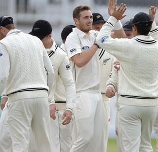 LIVE - Williamson-Latham half-centuries, New Zealand strong position | LIVE - विलियम्सन-लॅथमची अर्धशतके, न्यूझीलंड भक्कम स्थितीत