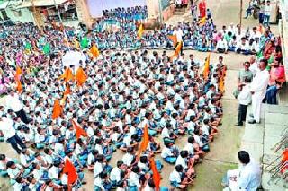 Mum Morcha of Nampur Students | नामपूरला विद्यार्थ्यांचा मूक मोर्चा Mum Morcha of Nampur Students | नामपूरला विद्यार्थ्यांचा मूक मोर्चा
