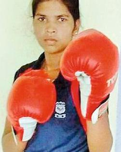 Pokhirtoli's labor force hits the state level in boxing | पोवारीटोल्यातील मजुराच्या मुलीची बॉक्सिंगमध्ये राज्यस्तरापर्यंत धडक