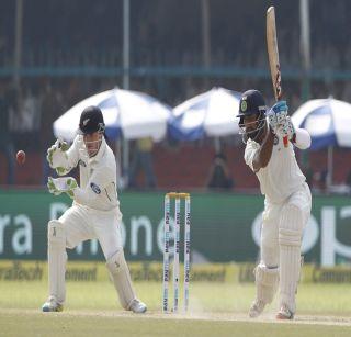 India's catch on LIVE-Kanpur Test, New Zealand face 434 runs | LIVE- कानपूर कसोटीवर भारताची पकड, न्यूझीलंडसमोर 434 धावांचं आव्हान