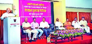 Inspiration to the revolutioned revolutionary material | साहित्यानेच मिळाली क्रांतीला प्रेरणा Inspiration to the revolutioned revolutionary material | साहित्यानेच मिळाली क्रांतीला प्रेरणा