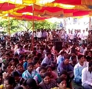 Tribal students started hunger strike | आदिवासी विद्यार्थ्यांनी सुरू केले बेमुदत उपोषण Tribal students started hunger strike | आदिवासी विद्यार्थ्यांनी सुरू केले बेमुदत उपोषण