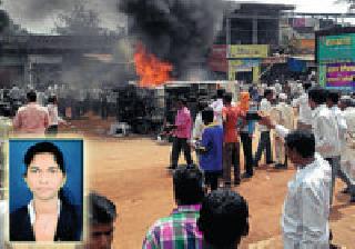 Carriage hit the woman in a carriage | भरधाव वाहनाने विद्यार्थिनीला चिरडले Carriage hit the woman in a carriage | भरधाव वाहनाने विद्यार्थिनीला चिरडले