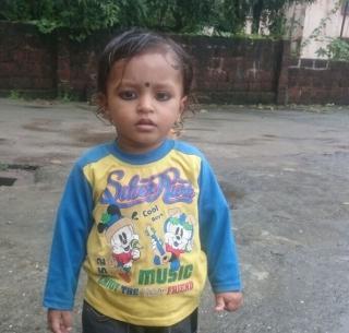 Two and a half year old son was killed in Ratnagiri's derangle | रत्नागिरीत घंटागाडीची धडक बसून अडीच वर्षांचा मुलगा ठार