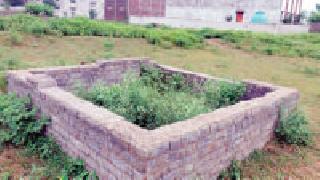 Development of empty plots in MIDC | एमआयडीसीतील रिकाम्या भूखंडामुळे विकास खुंटला Development of empty plots in MIDC | एमआयडीसीतील रिकाम्या भूखंडामुळे विकास खुंटला