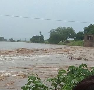 23 people were stabbed in rainy season, NDRF team will be coming to help | डोंगरगावात पावसाचा कहर २३ जण अडकले, मदतीसाठी येणार NDRF टीम