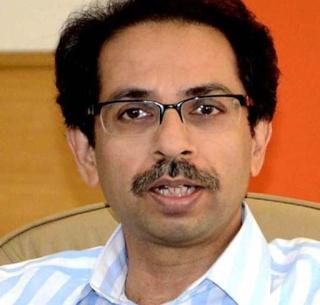 Uddhav Thackeray demands apology on controversial cartoon | वादग्रस्त व्यंगचित्राबद्दल उद्धव ठाकरेंनी मागितली जाहीर माफी