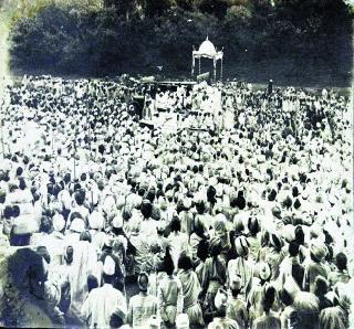 Gandhiji's meeting was followed by Navchaitanya | गांधीजींच्या सभेमुळे संचारले होते नवचैतन्य