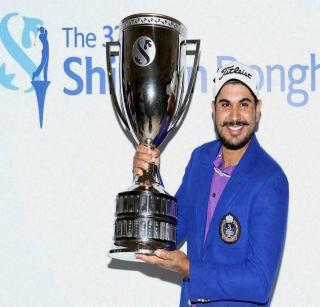 Gaganjit Bhullar winner in Korea Open golf tournament | कोरिया ओपन गोल्फ स्पर्धेत गगनजित भुल्लर विजेता Gaganjit Bhullar winner in Korea Open golf tournament | कोरिया ओपन गोल्फ स्पर्धेत गगनजित भुल्लर विजेता
