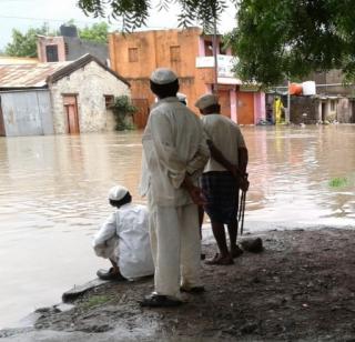 Two villages in the district are under water | नगर जिल्ह्यात दोन गावे पाण्याखाली