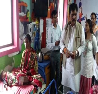 Health Minister's visit to Palghar suddenly to supervise malnutrition | कुपोषीतांच्या पाहणीसाठी आरोग्य मंत्र्यांची अचानक पालघरला भेट