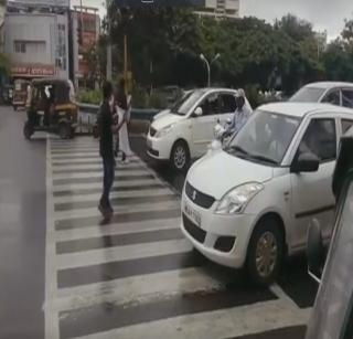 VIDEO: Students took initiative for traffic rules | VIDEO: वाहतूक नियमनासाठी विद्यार्थ्यांनी घेतला पुढाकार