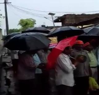 VIDEO: 'Cleanliness Dindi' during the rainy season | VIDEO: भर पावसात ‘स्वच्छता दिंडी’