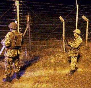 Pakistan violates ceasefire once again | पाकिस्तानकडून पुन्हा शस्त्रसंधीचं उल्लंघन