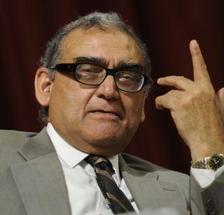 BCCI officials should bundle a knife in a nagthan and give 100 punches - Markandey Katju | BCCI पदाधिकाऱ्यांना नग्नावस्थेत खांबाला बांधून शंभर फटके द्या- मार्कंडेय काटजू