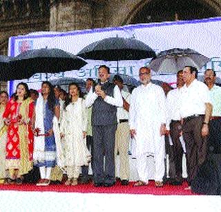 Munisan Bhajan Sands, played at the Gateway of India | गेट वे आॅफ इंडिया येथे रंगली मुनीजन भजनसंध्या