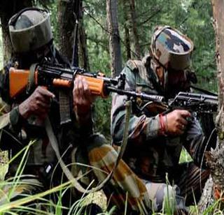 Pakistani troops fired at Indian posts in Naushra sector | नौशेरा सेक्टरमध्ये पाकिस्तानी सैन्याचा भारतीय चौक्यांवर गोळीबार