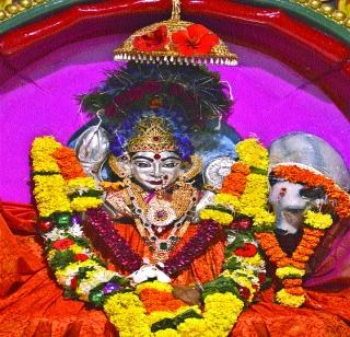 In the Govardhini Mata temple, devotees' rituals | गोवर्धनी माता मंदिरात भक्तांची रीघ