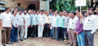 Close the secondary school in the district | जिल्ह्यातील माध्यमिक शाळा बंद Close the secondary school in the district | जिल्ह्यातील माध्यमिक शाळा बंद